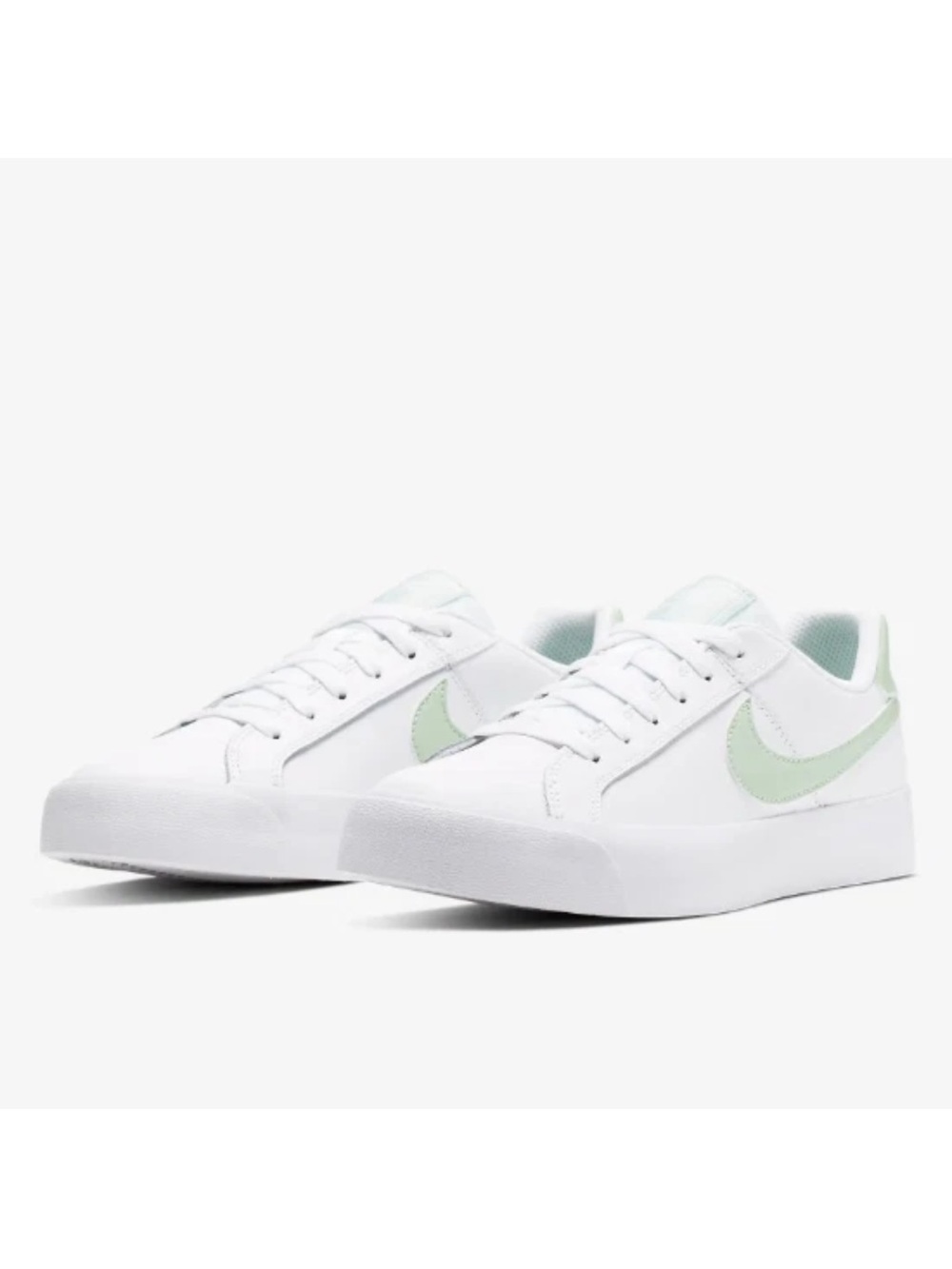 Nike Women’s Court Royale Classic Low-Top Sneakers Size 10